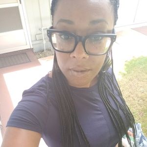 Meet your Posher, Valerie